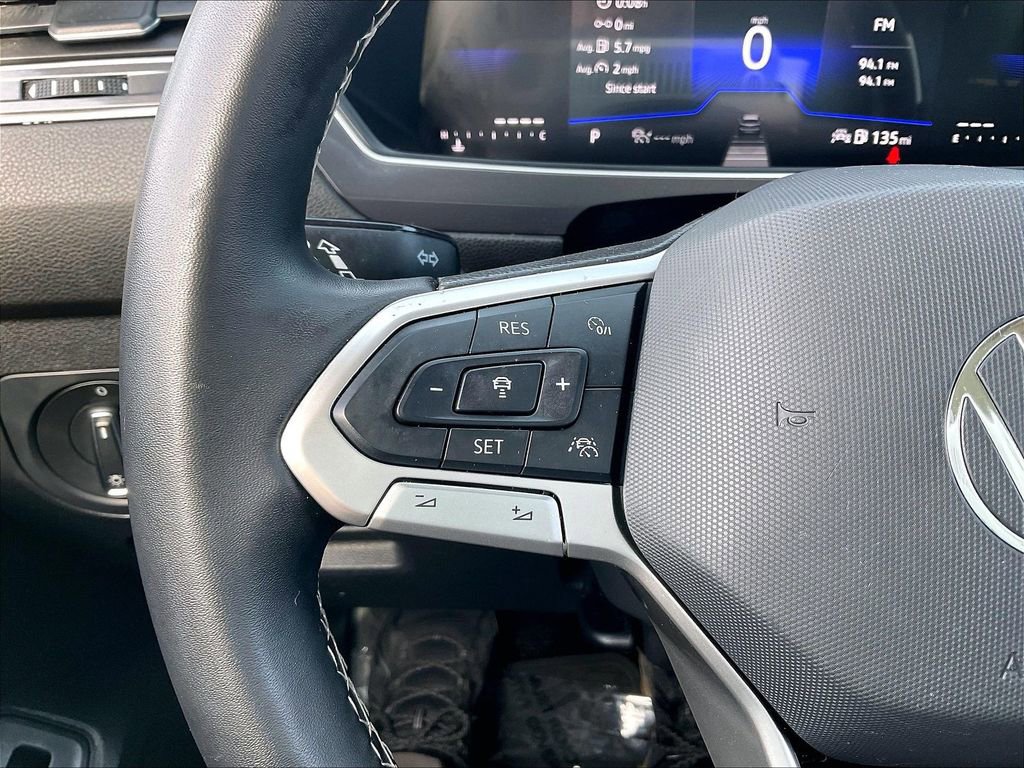 Used 2024 Volkswagen Tiguan SE image 22