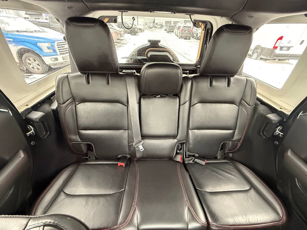 Used 2023 Jeep Wrangler Unlimited Rubicon w/ LED Lighting Group image 15