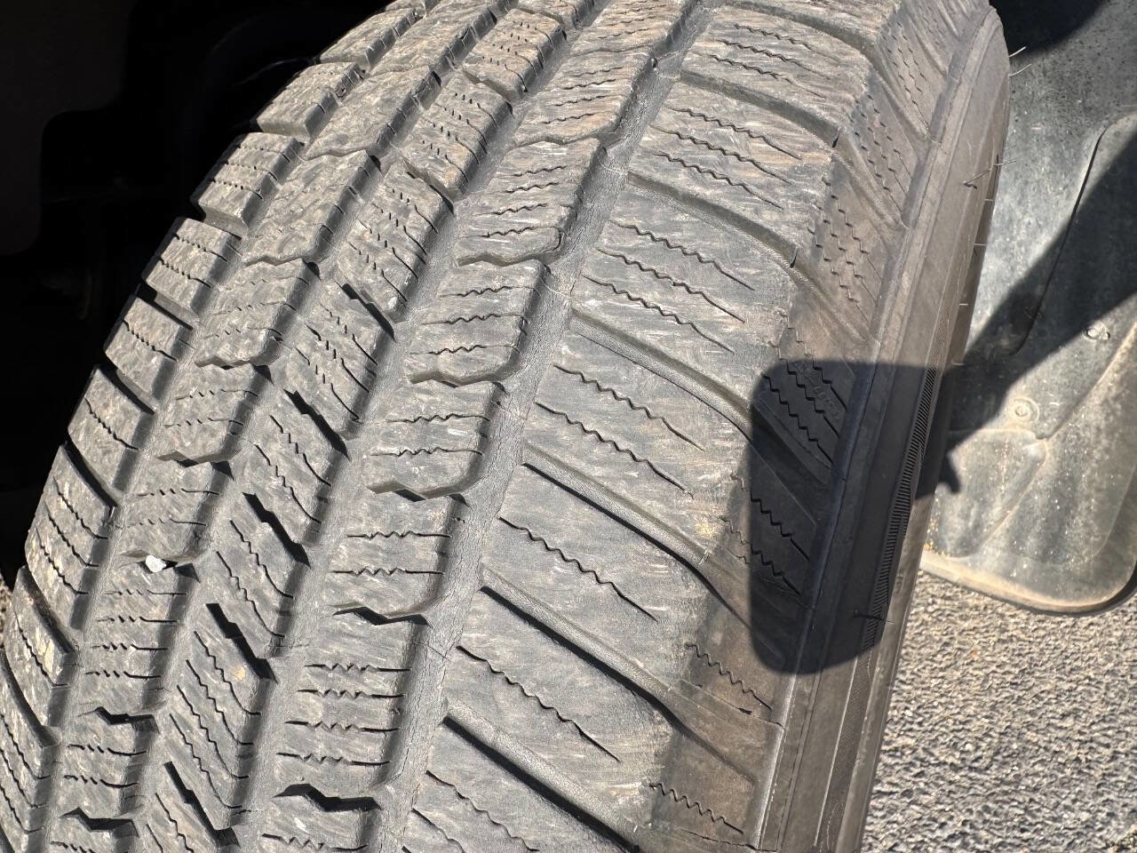 Used 2010 Cadillac Escalade 2WD image 25