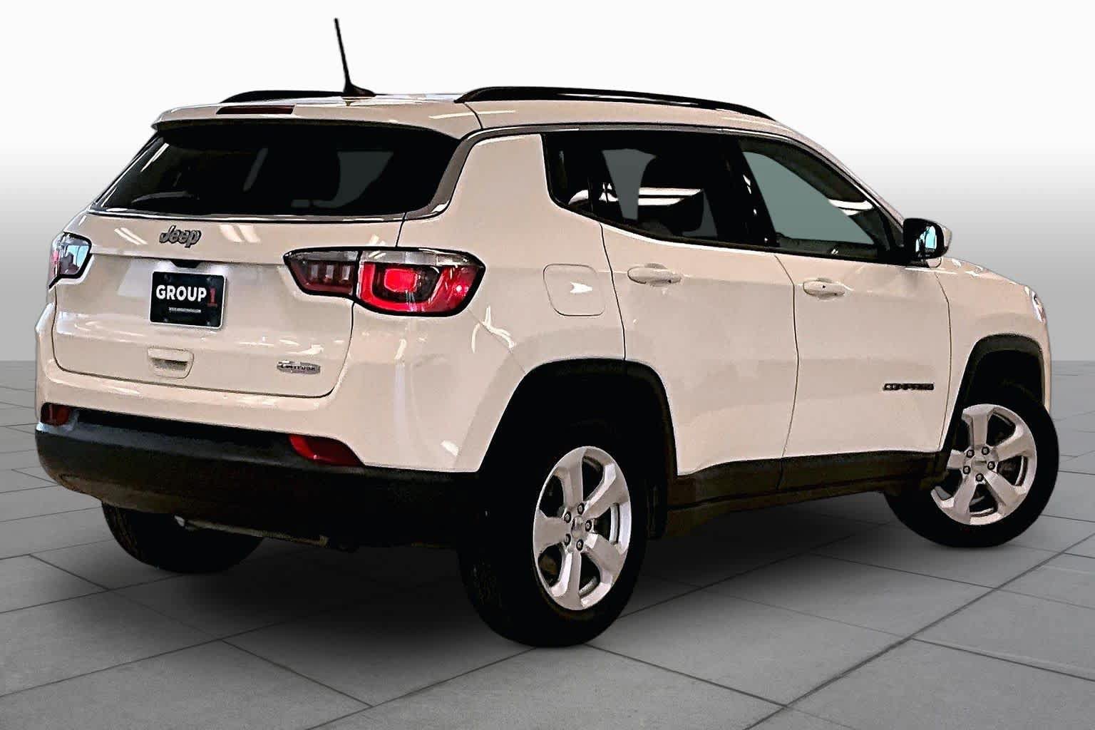 Used 2020 Jeep Compass Latitude FWD image 11
