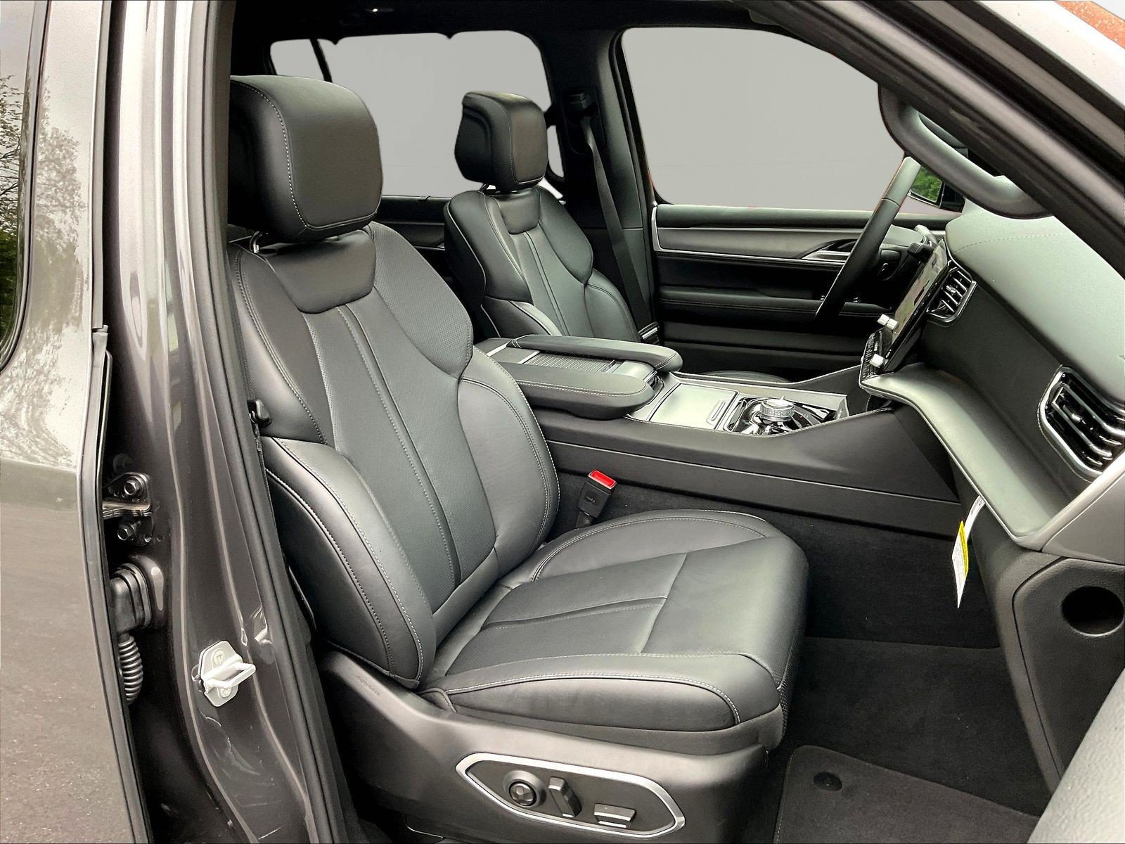 New 2026 Jeep Grand Wagoneer Limited AWD/4WD image 19
