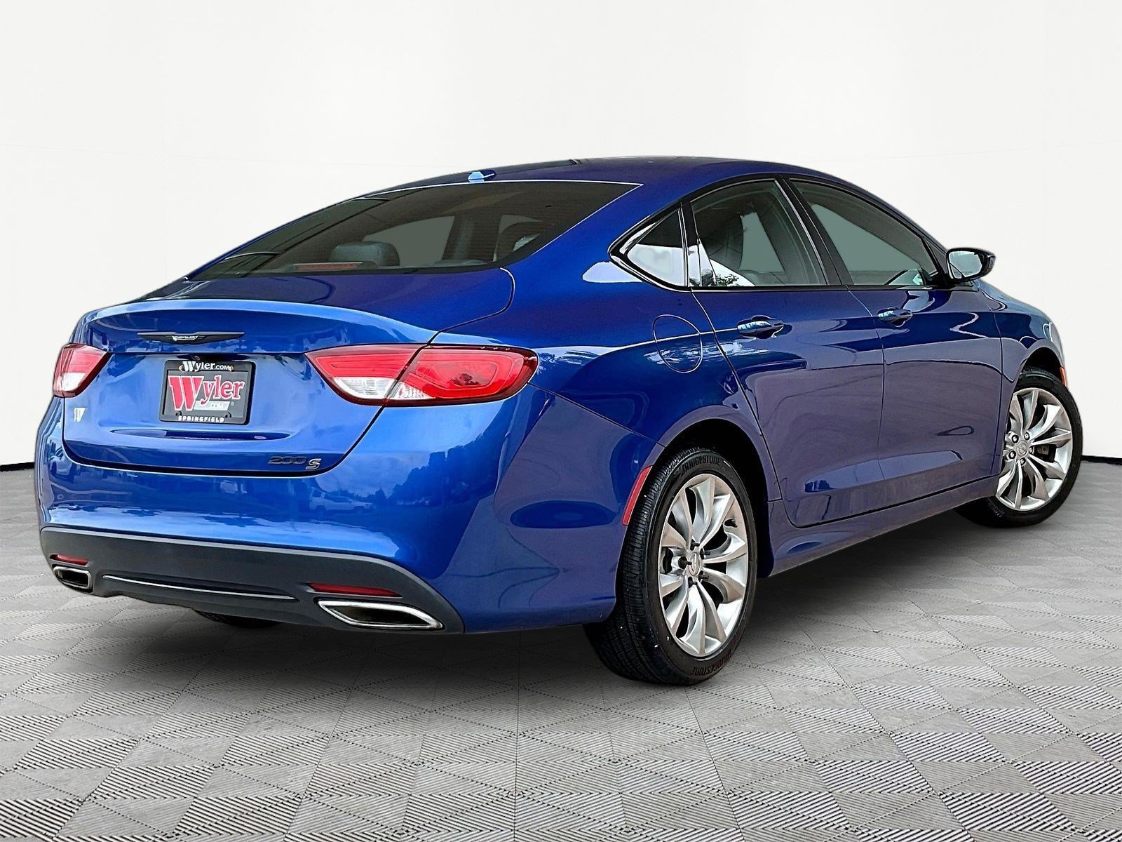 Used 2015 Chrysler 200 S w/ Comfort Group FWD image 6