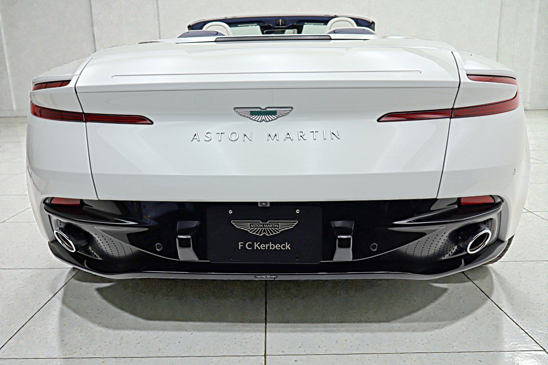 Used 2026 Aston Martin DB12 Convertible RWD image 16