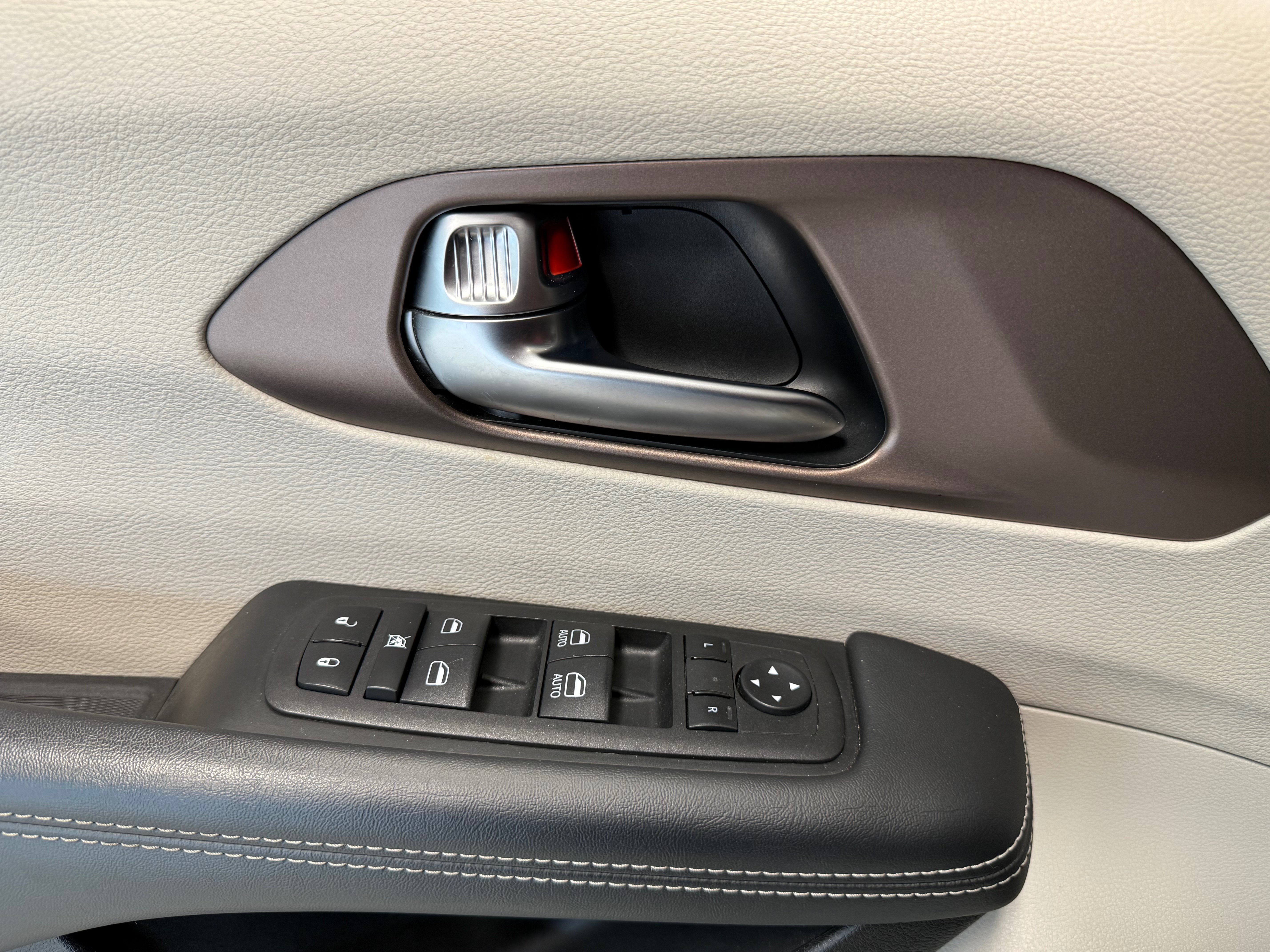 Certified 2023 Chrysler Voyager LX FWD image 19