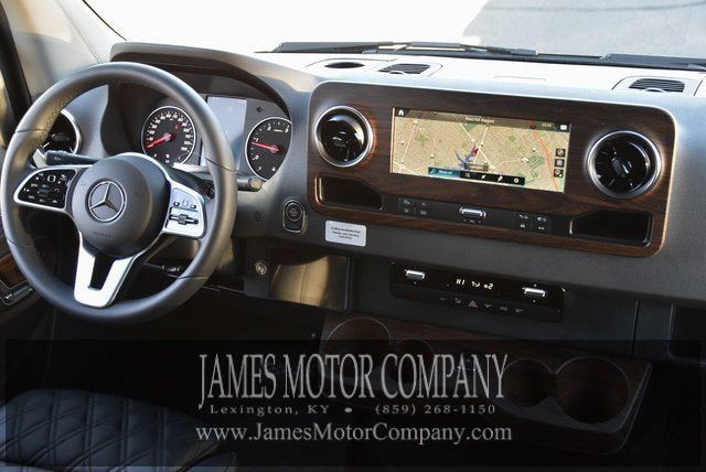 Used 2023 Mercedes-Benz Sprinter 3500 image 39