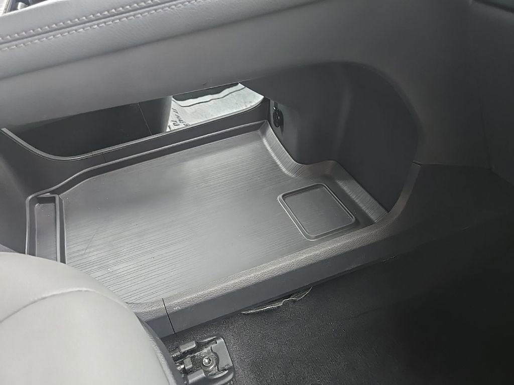 Used 2024 Toyota Sienna XLE image 73