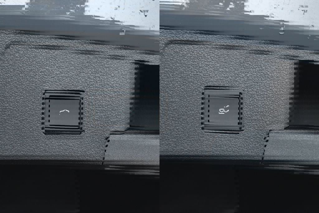 New 2026 Volkswagen Atlas Cross Sport SE image 30