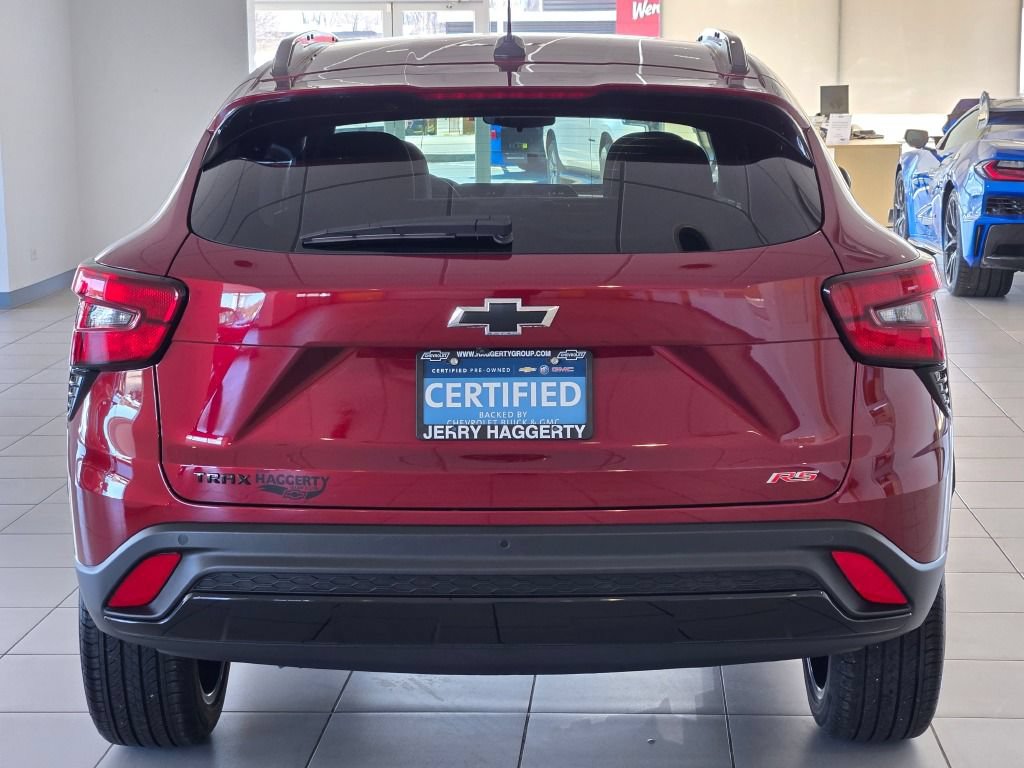 Certified 2024 Chevrolet Trax RS w/ Driver Confidence Package FWD image 12