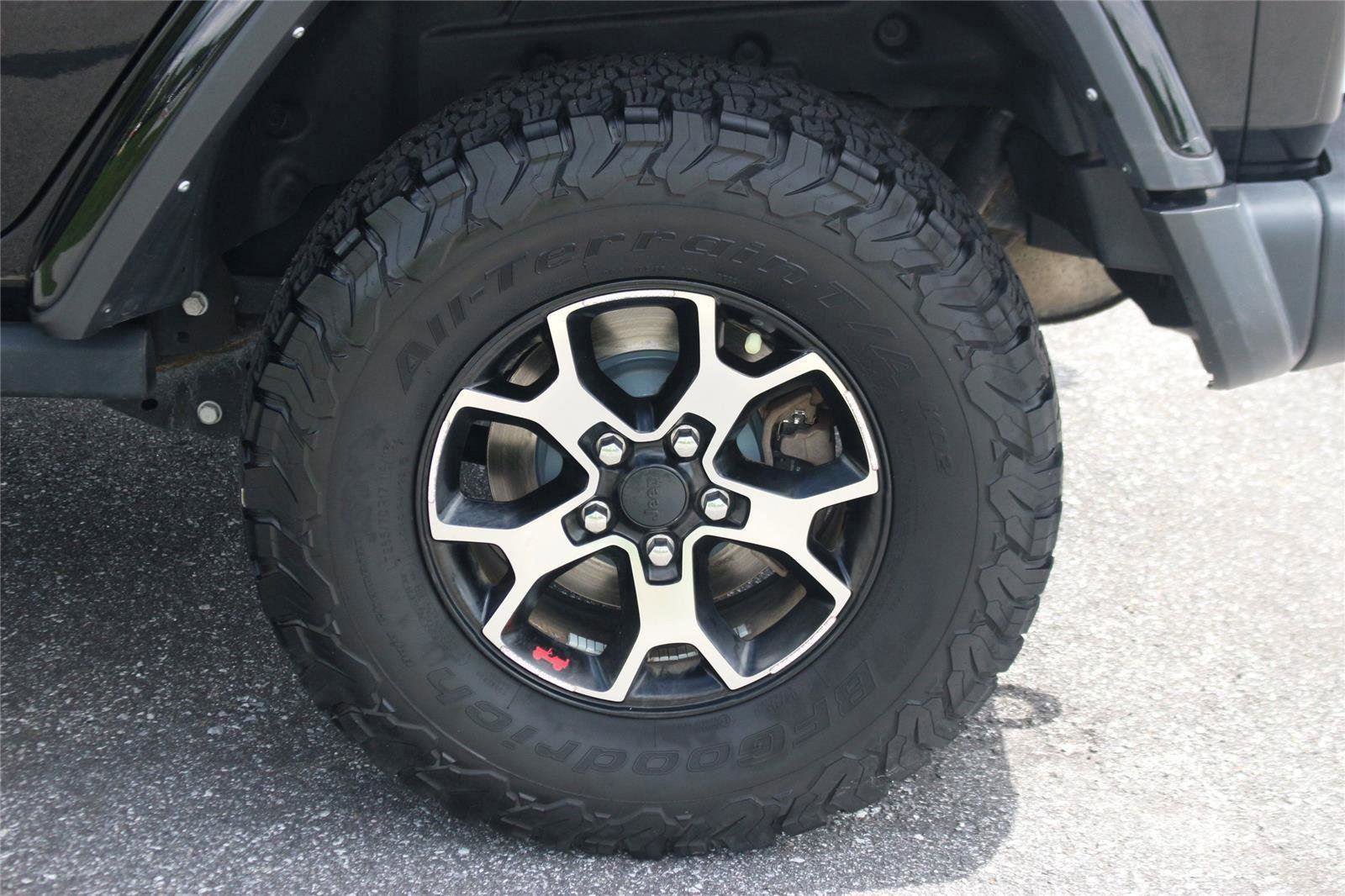 Used 2018 Jeep Wrangler Unlimited Rubicon w/ Cold Weather Group image 34