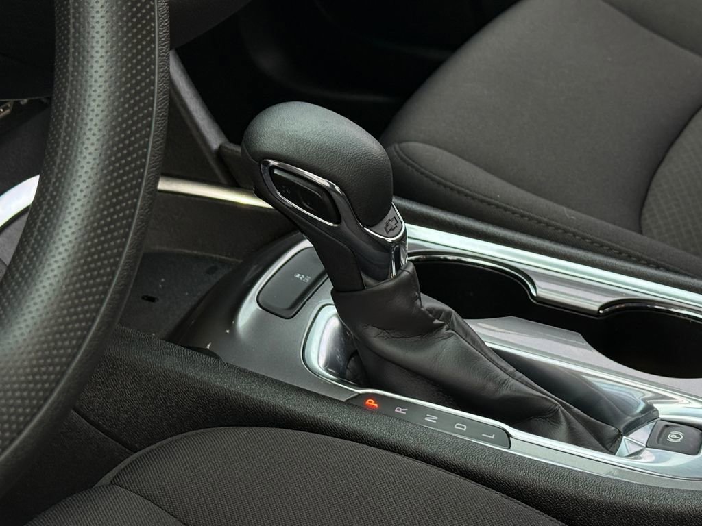 Used 2023 Chevrolet Malibu LT image 21