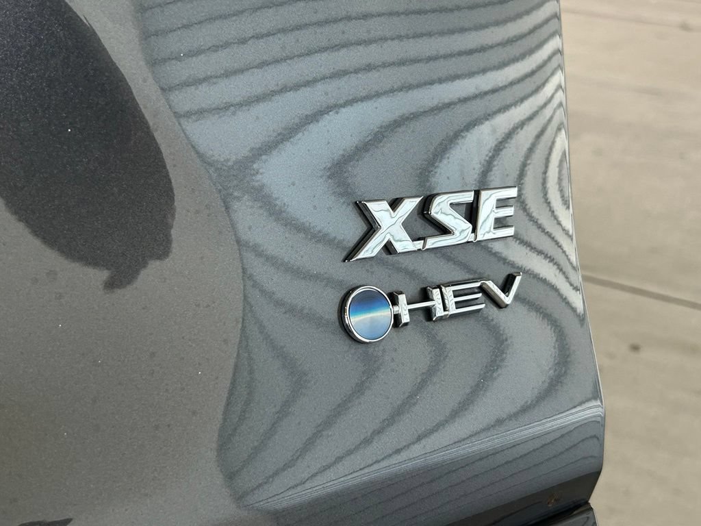 Used 2025 Toyota RAV4 XSE AWD/4WD image 42