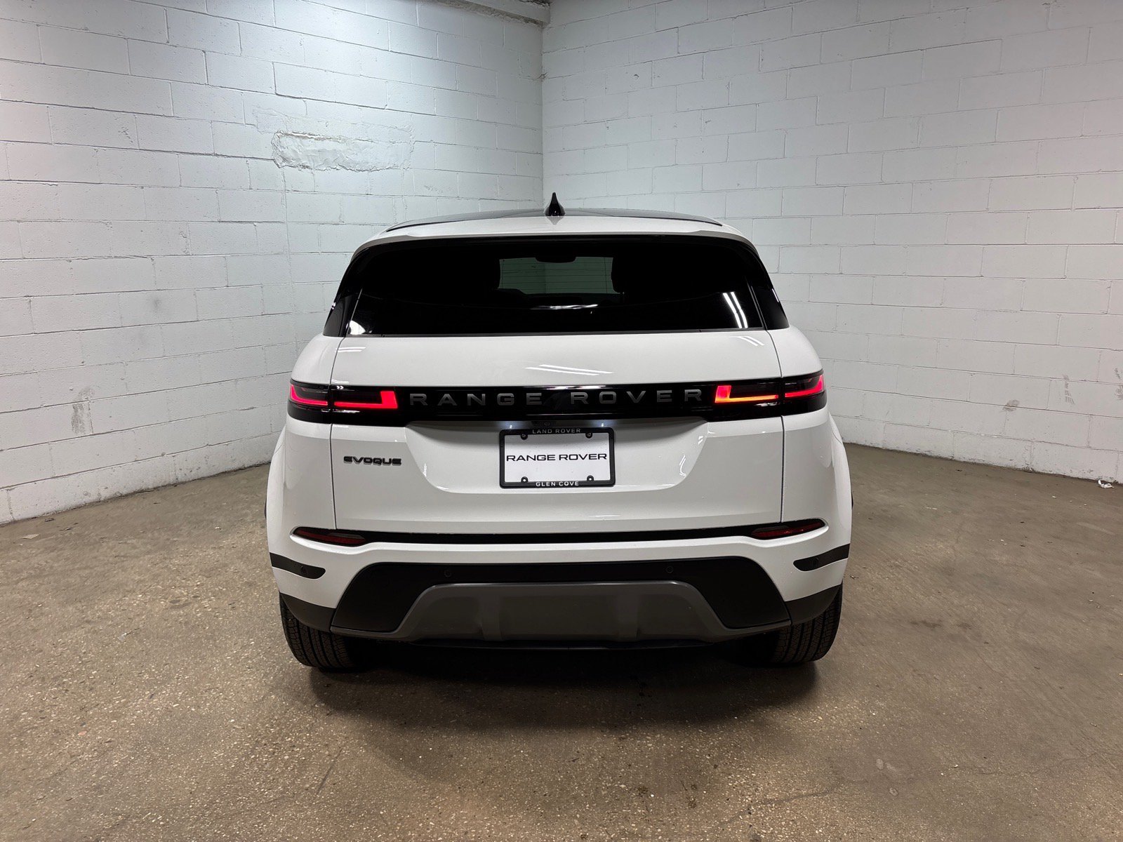 Used 2026 Land Rover Range Rover Evoque S AWD/4WD image 8