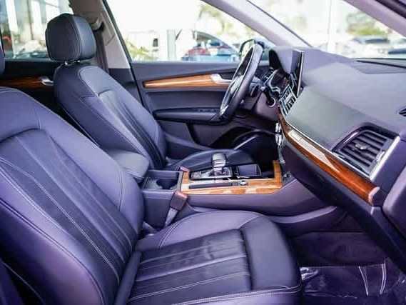 Used 2023 Audi Q5 2.0T Premium w/ Convenience Package image 16