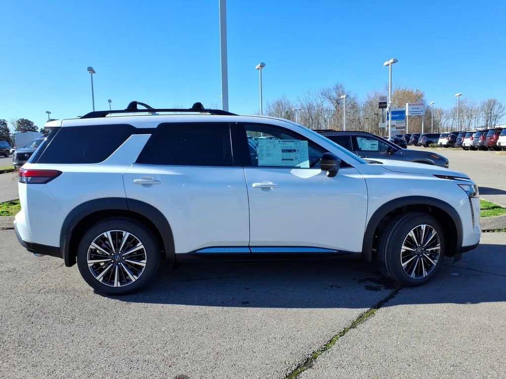 New 2026 Nissan Pathfinder Platinum FWD image 2