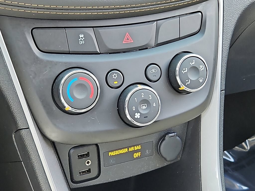 Certified 2022 Chevrolet Trax LT w/ LT Convenience Package AWD/4WD image 16