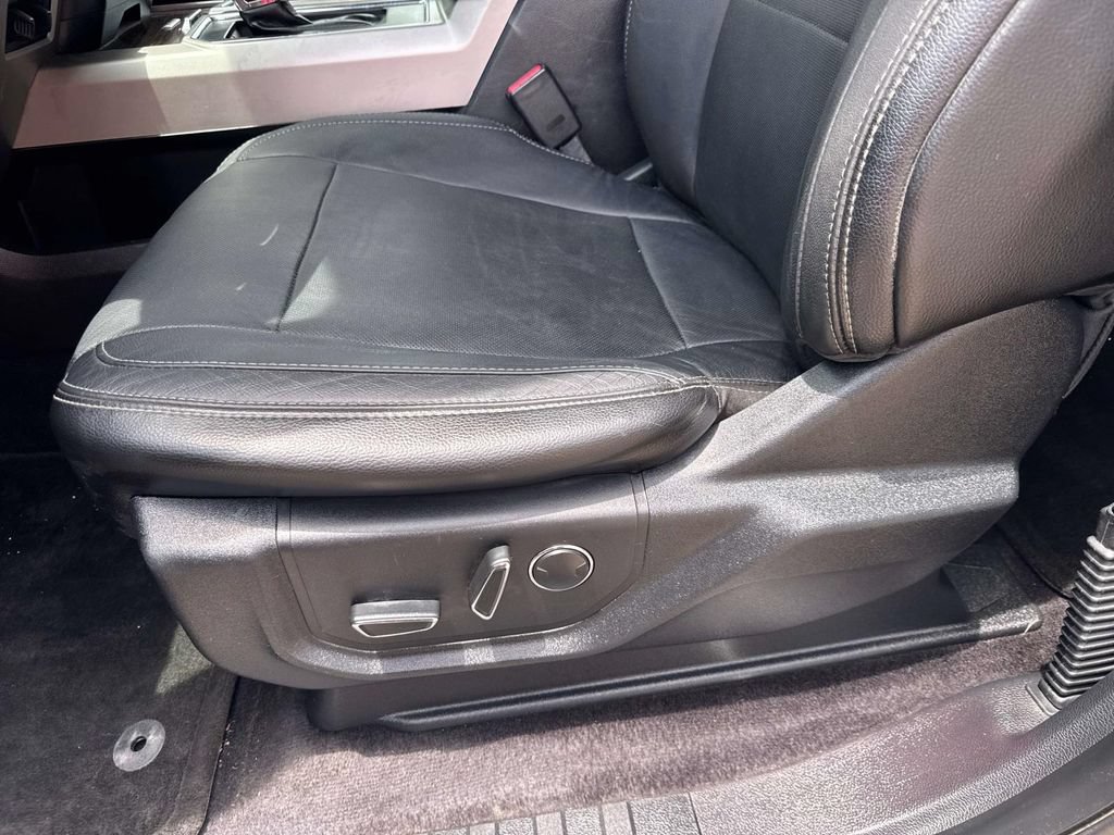 Used 2015 Ford F150 Lariat w/ Equipment Group 502A Luxury AWD/4WD image 18