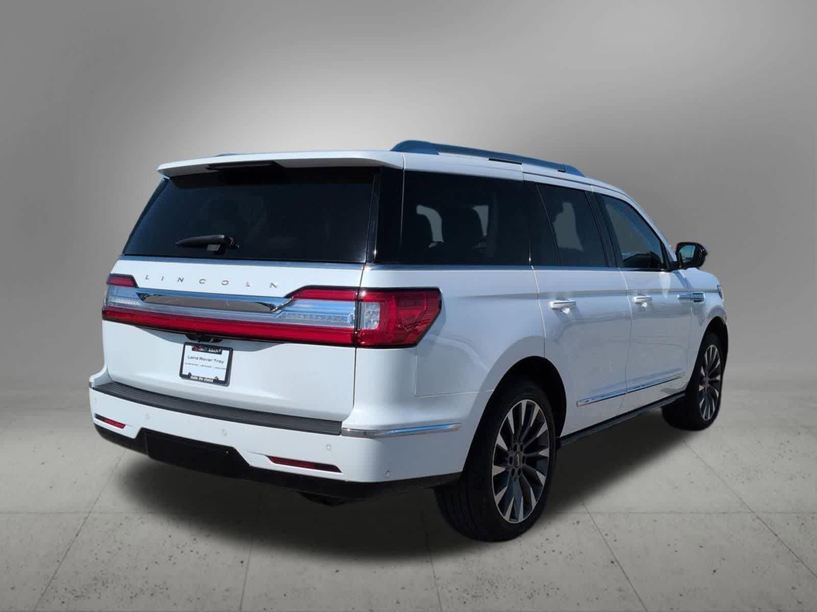Used 2021 Lincoln Navigator Reserve w/ Luxury Package AWD/4WD image 6