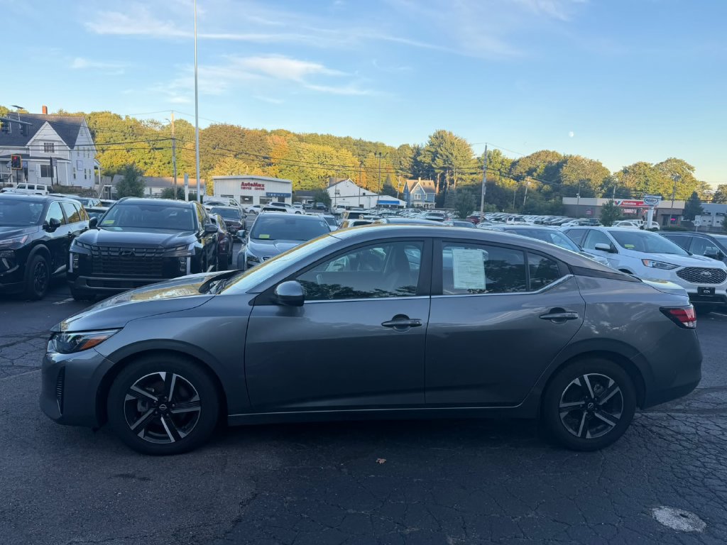 Used 2024 Nissan Sentra SV FWD image 2