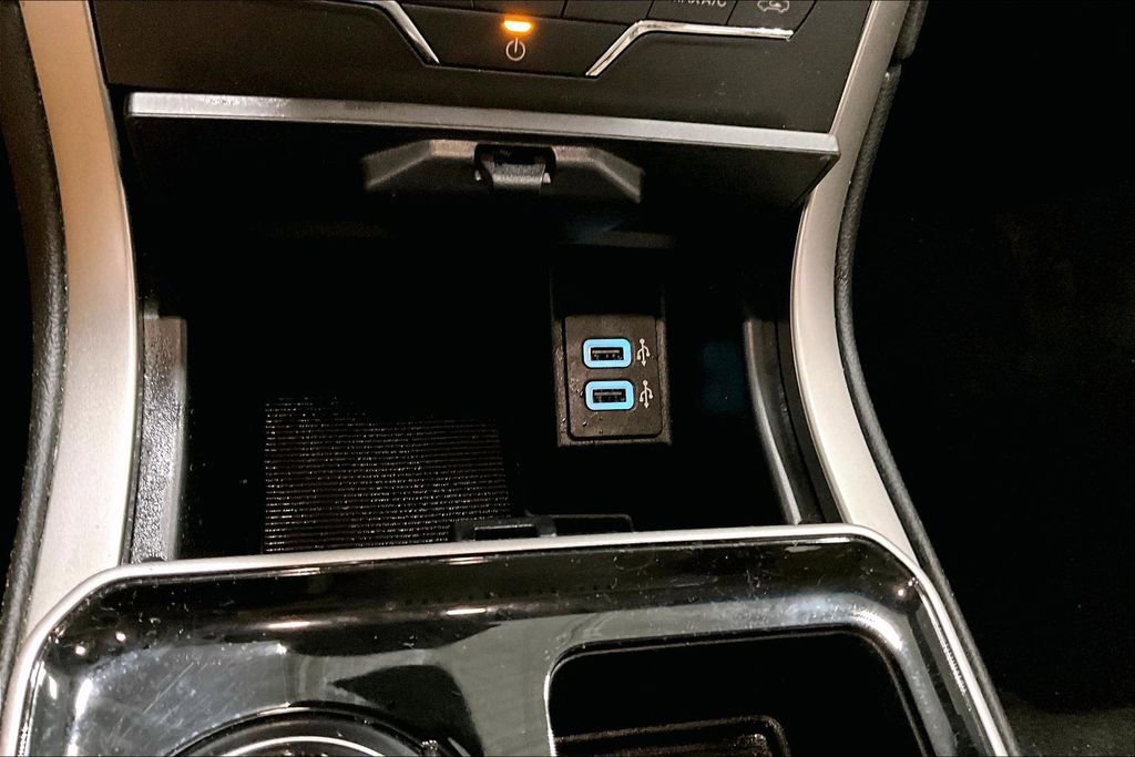 Used 2019 Ford Edge SEL AWD/4WD image 16