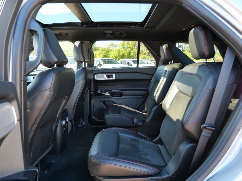 Certified 2023 Ford Explorer ST-Line w/ Class IV Trailer Tow Package AWD/4WD image 16