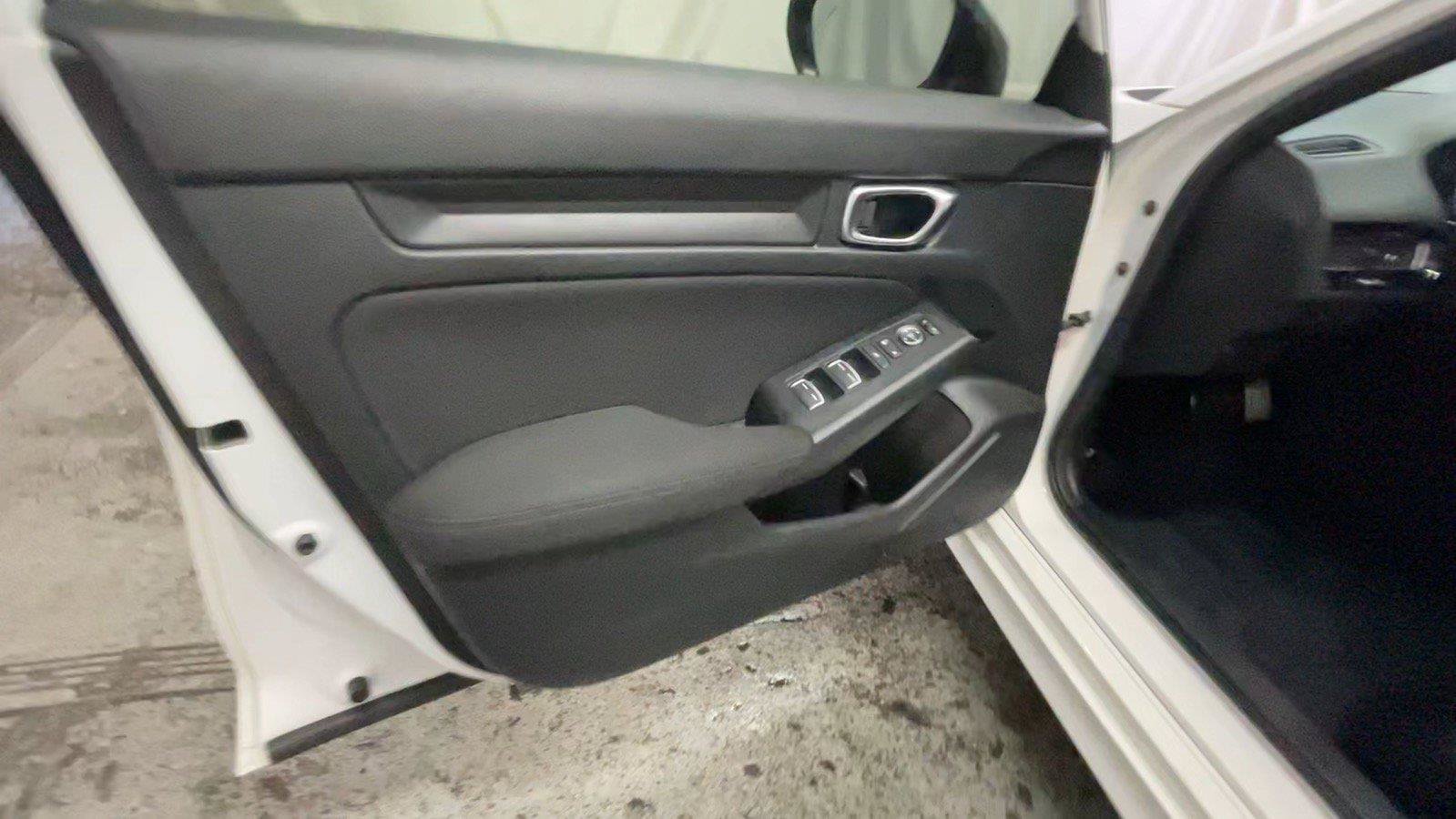 Used 2025 Honda Civic Sport image 30