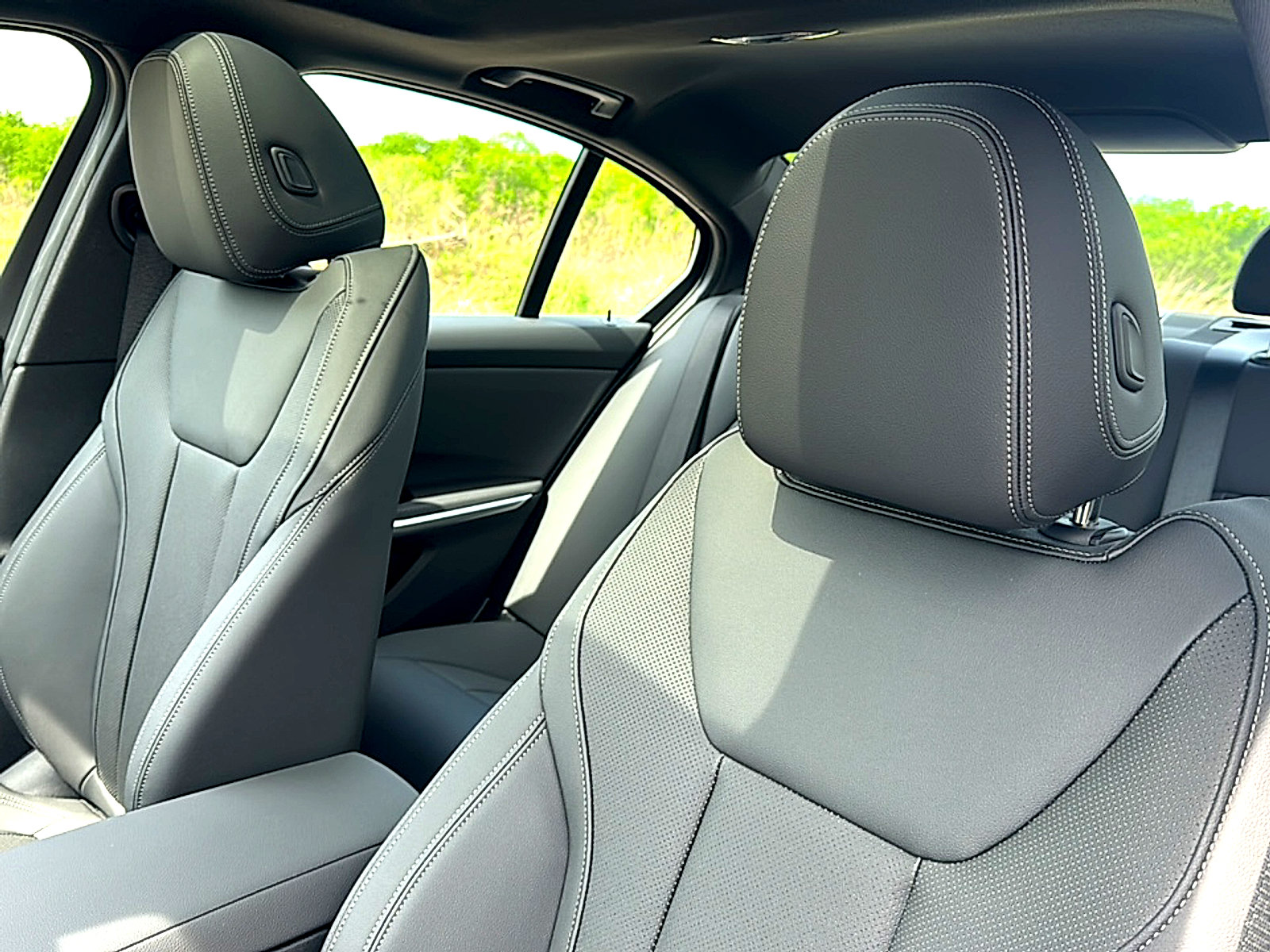 New 2026 BMW 330i Sedan w/ Premium Package RWD image 11