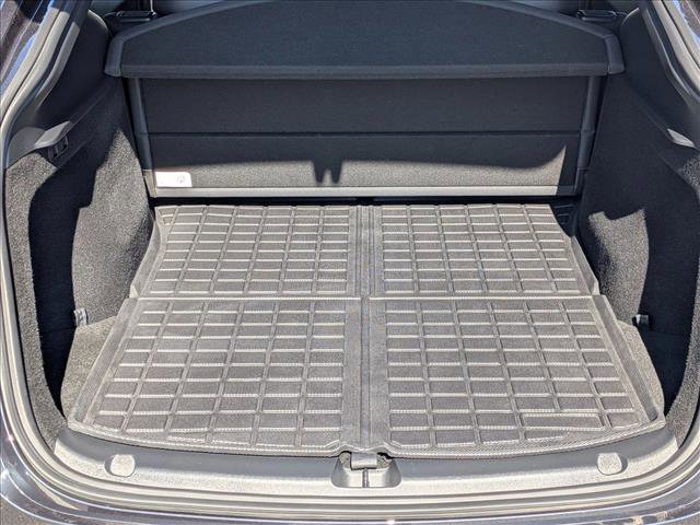 Used 2024 Tesla Model Y Long Range RWD image 6