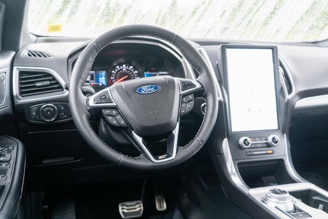 Used 2022 Ford Edge ST w/ Equipment Group 401A AWD/4WD image 14