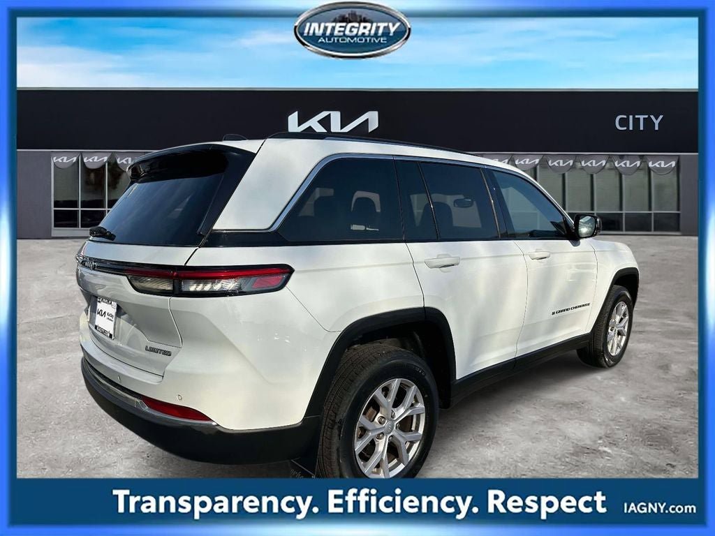 Used 2022 Jeep Grand Cherokee Limited AWD/4WD image 4
