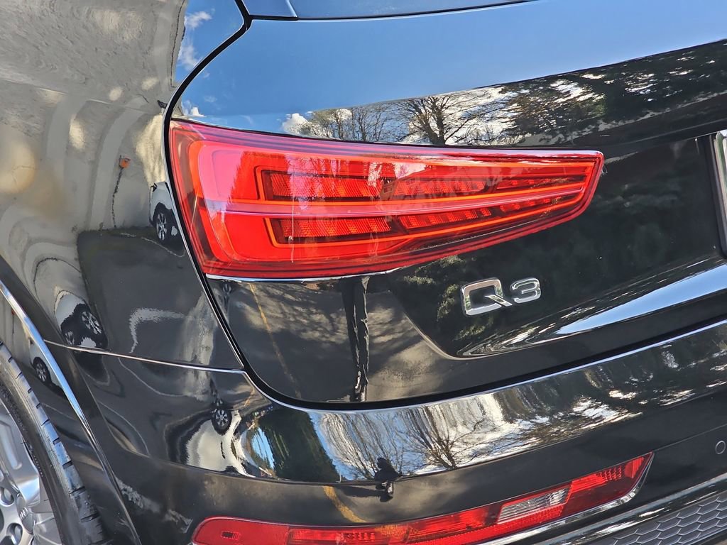 Used 2017 Audi Q3 2.0T Prestige w/ Prestige Package AWD/4WD image 38