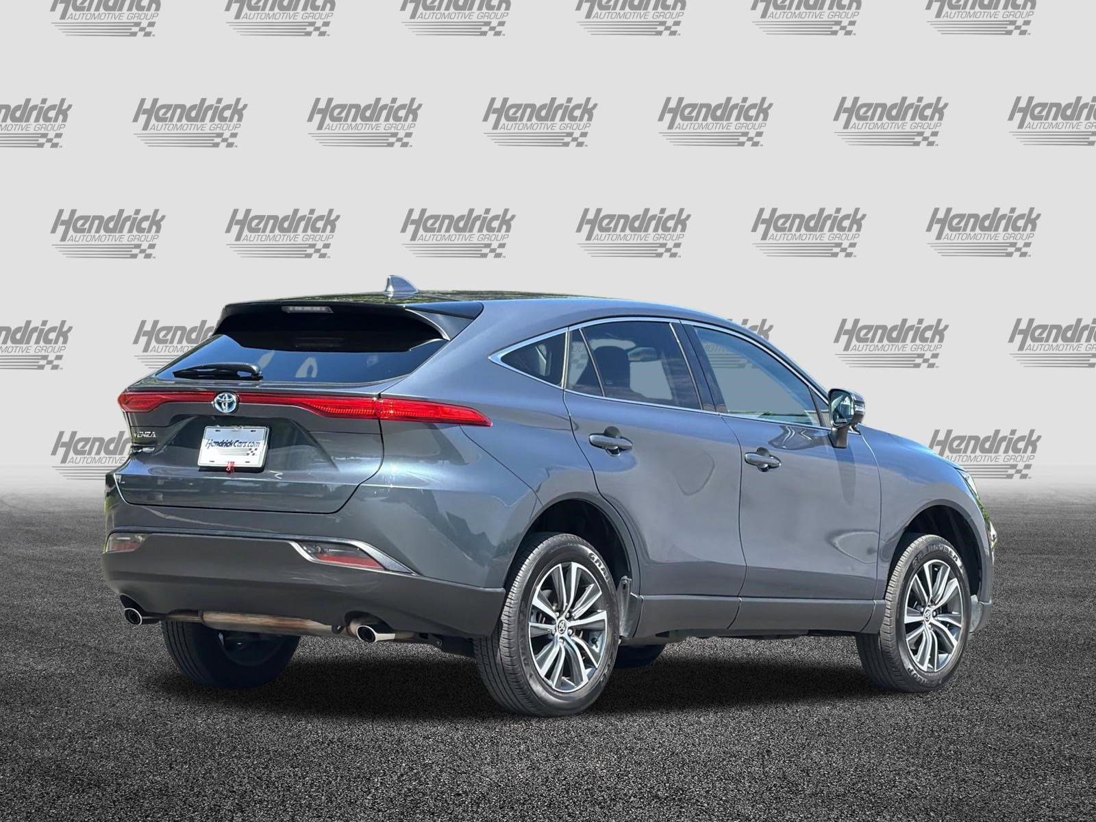 Used 2023 Toyota Venza LE AWD/4WD image 5