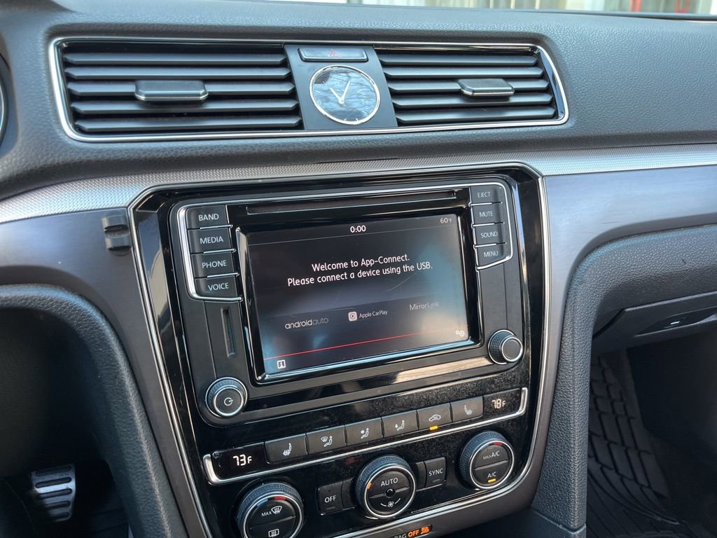 Used 2017 Volkswagen Passat 1.8T R-Line image 28