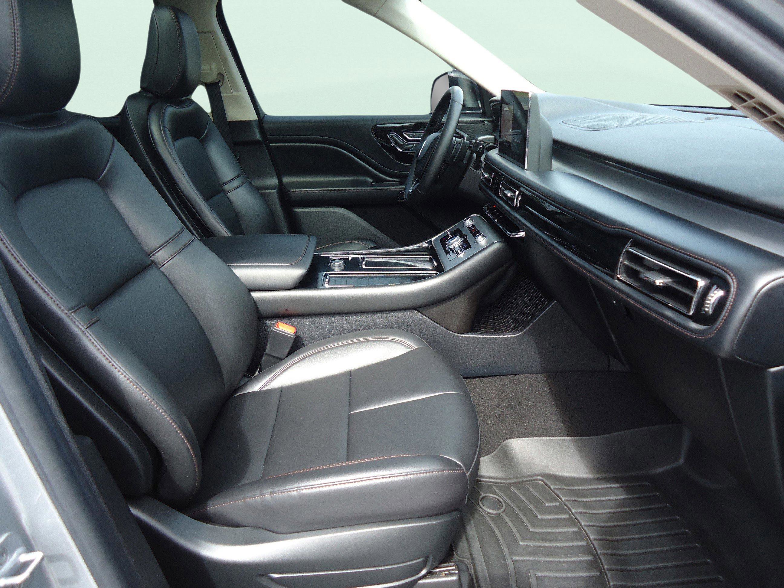 Used 2022 Lincoln Aviator AWD w/ Premium Package image 26