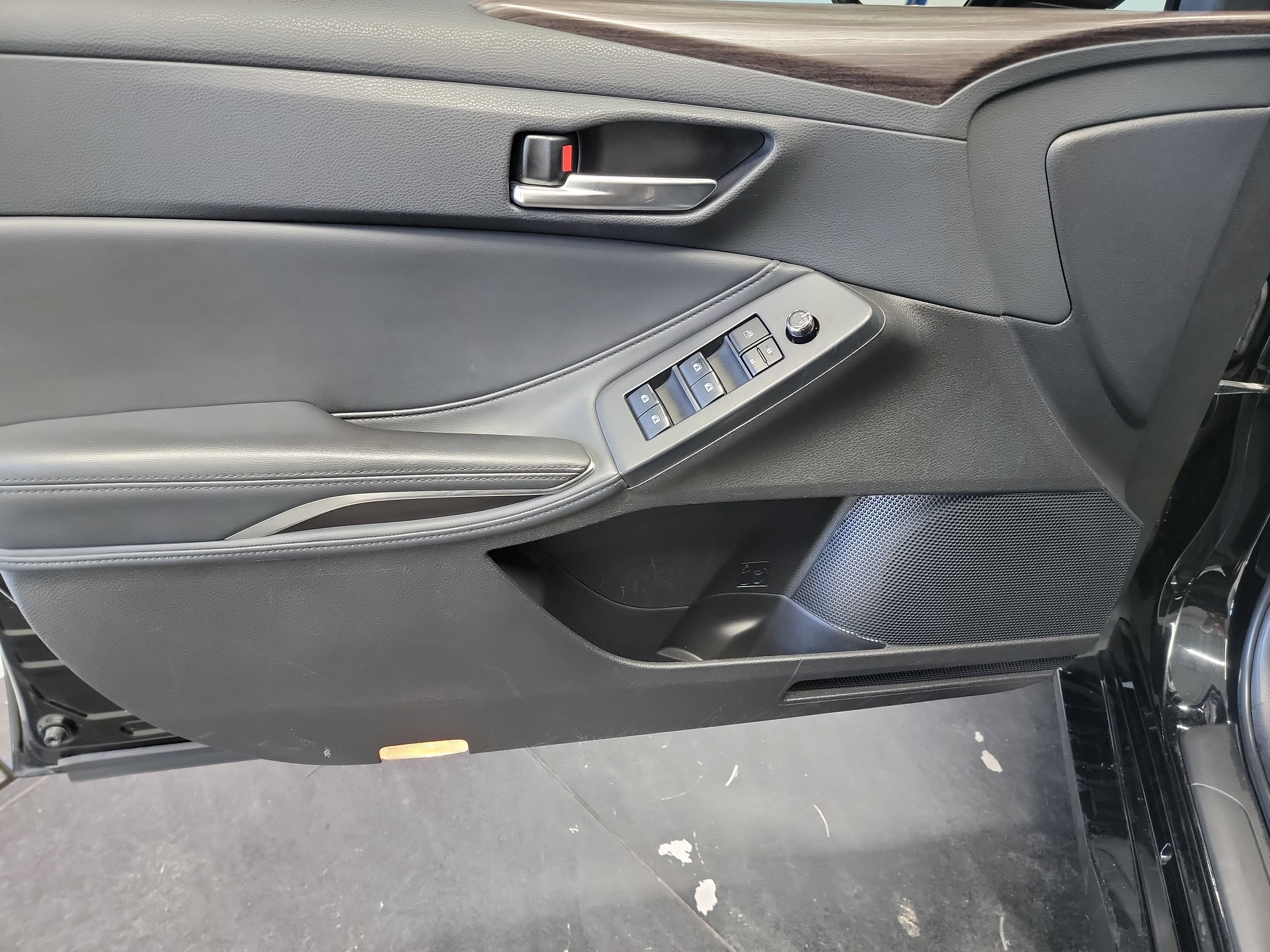 Used 2019 Toyota Avalon XLE w/ Moonroof Package FWD image 13