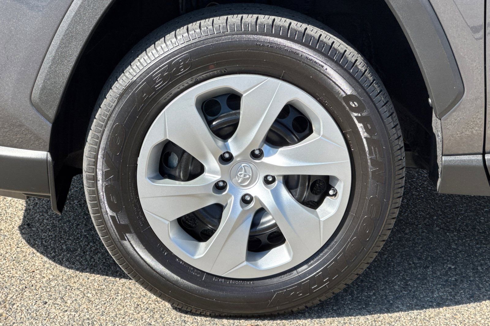 Used 2022 Toyota RAV4 LE image 24