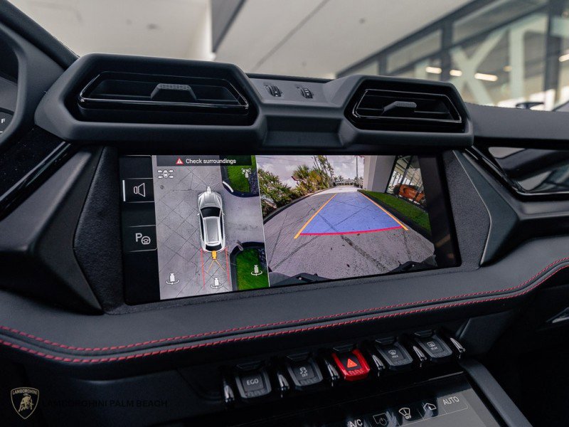 Used 2025 Lamborghini Urus SE image 17