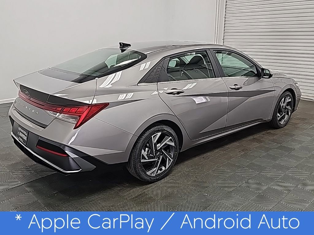Used 2024 Hyundai Elantra SEL w/ Convenience Package image 9