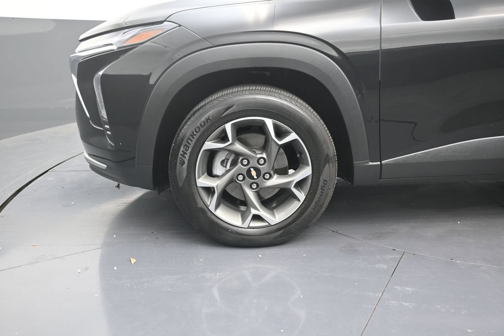 Used 2024 Chevrolet Trax LT FWD image 9