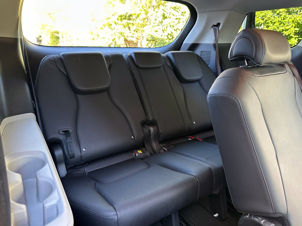 Used 2024 Kia Carnival LX FWD image 30