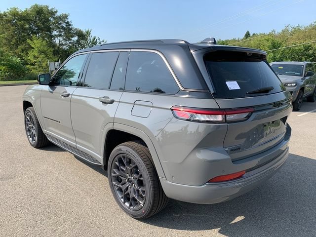 New 2027 Jeep Grand Cherokee Summit AWD/4WD image 2