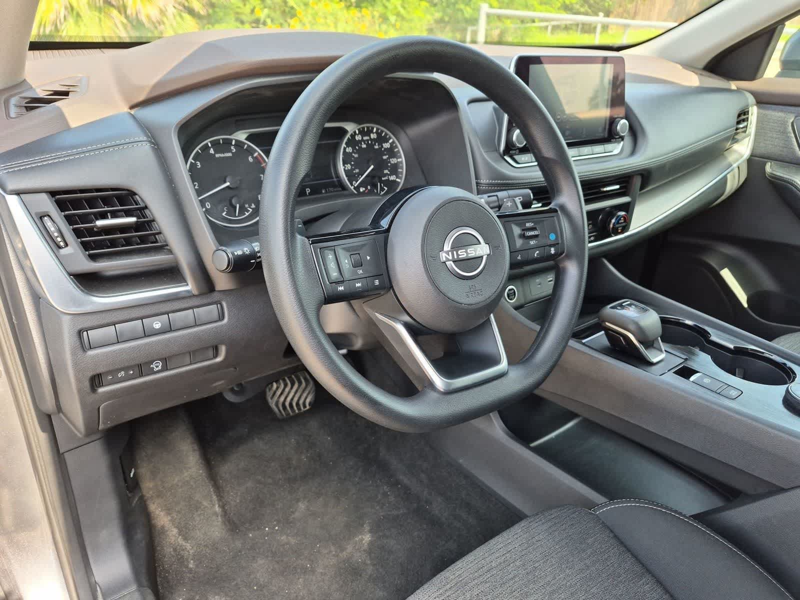 Used 2023 Nissan Rogue SV AWD/4WD image 10