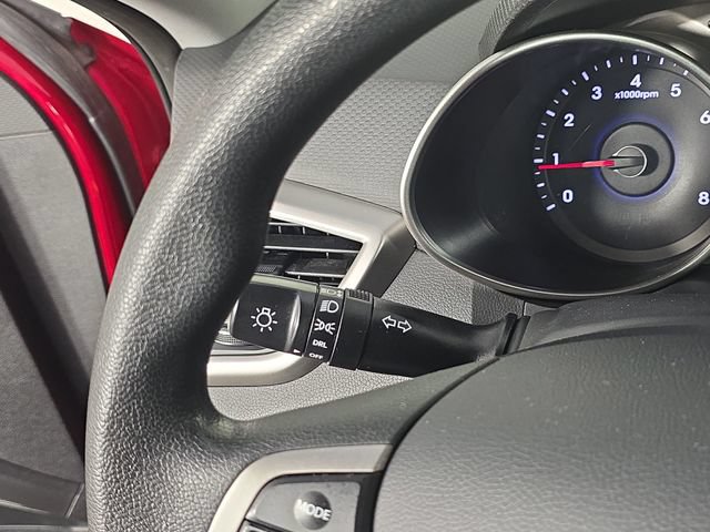Used 2014 Hyundai Veloster FWD image 28