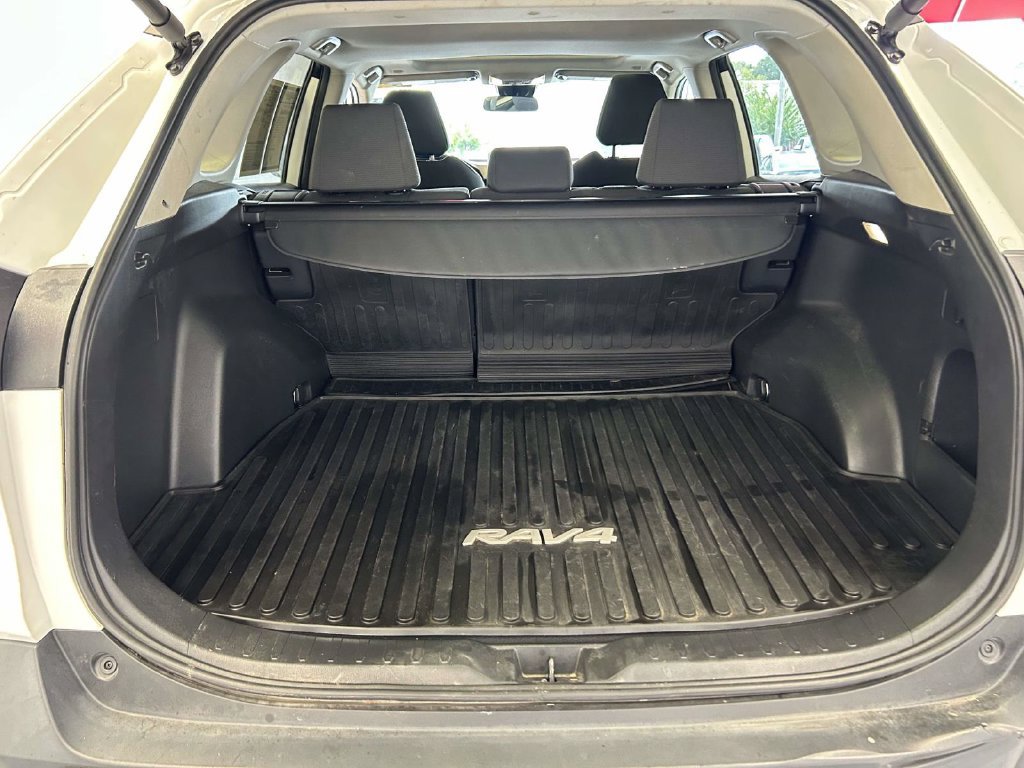 Certified 2024 Toyota RAV4 XLE w/ Convenience Package FWD image 8