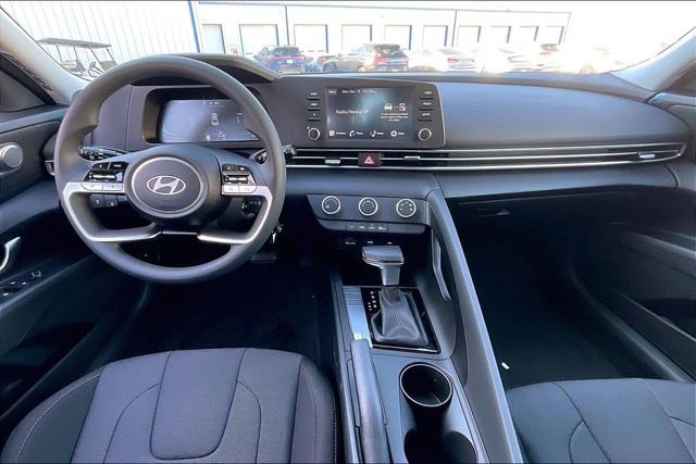 New 2026 Hyundai Elantra SE w/ Cargo Package image 5
