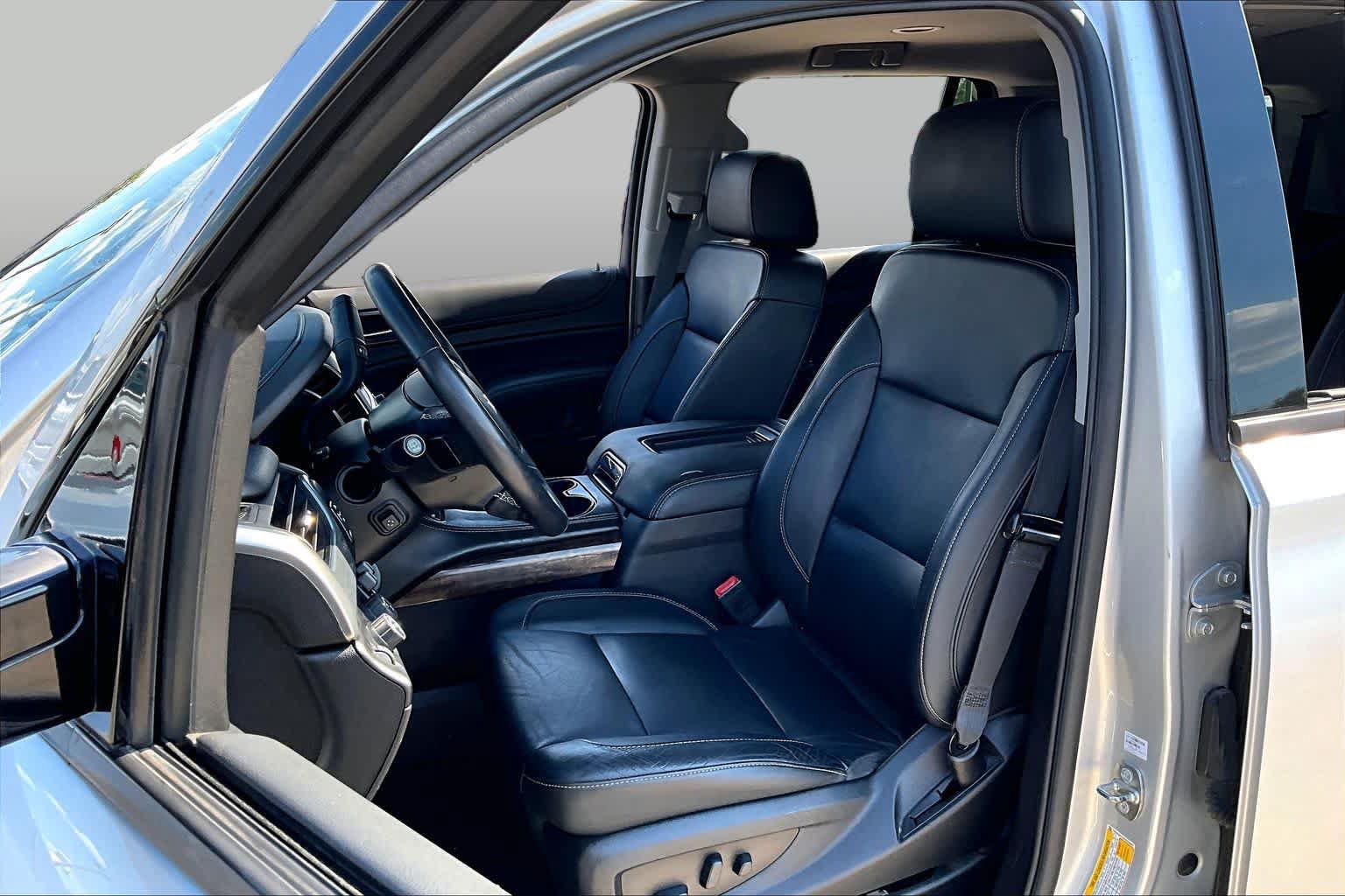 Used 2019 Chevrolet Tahoe LT w/ RST Edition AWD/4WD image 8