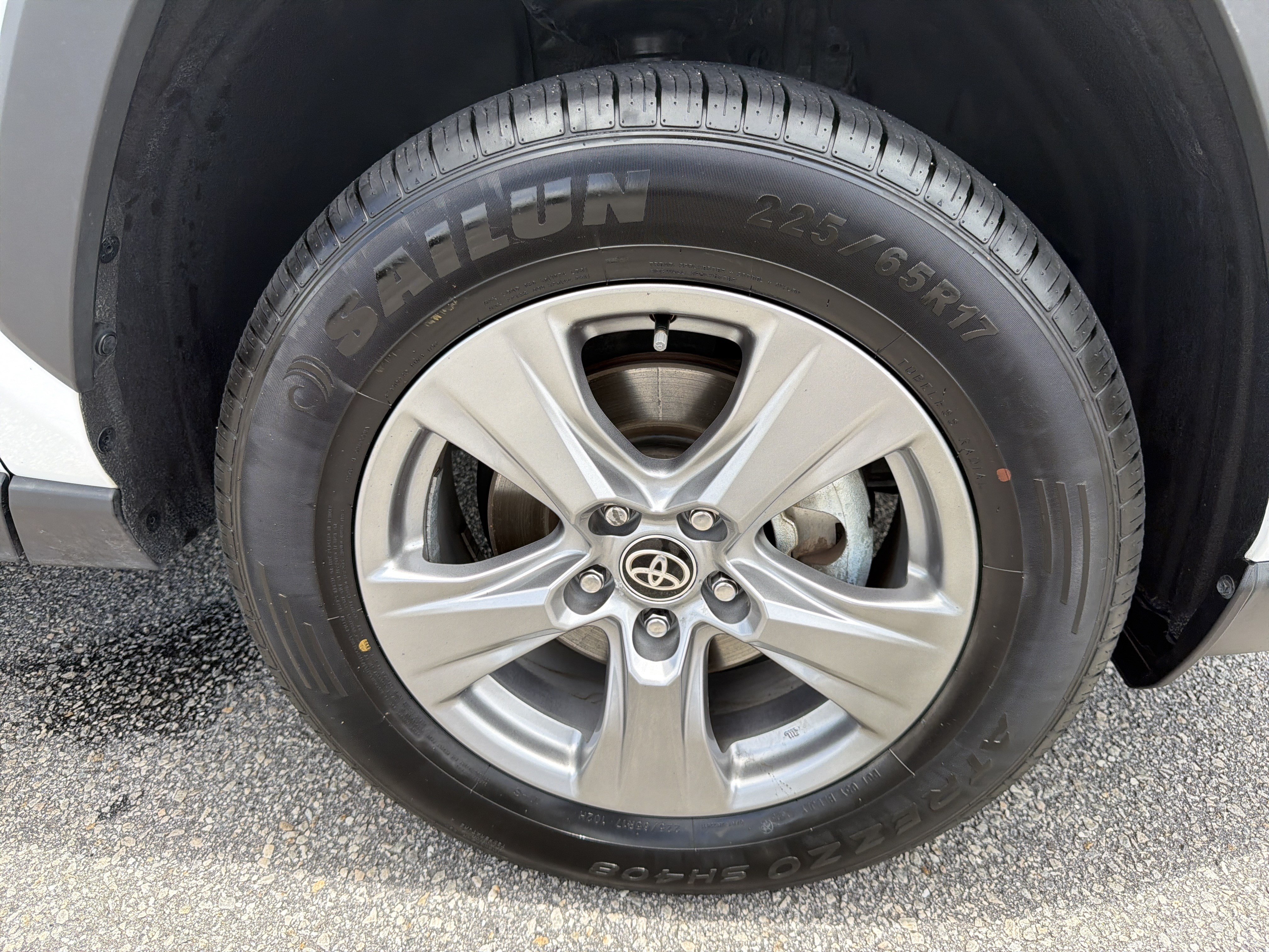 Certified 2024 Toyota RAV4 XLE FWD image 23