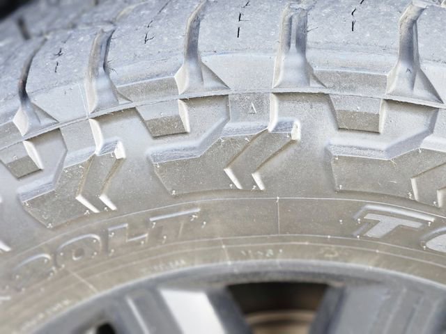 Used 2024 GMC Sierra 2500 AT4 w/ Technology Package image 11