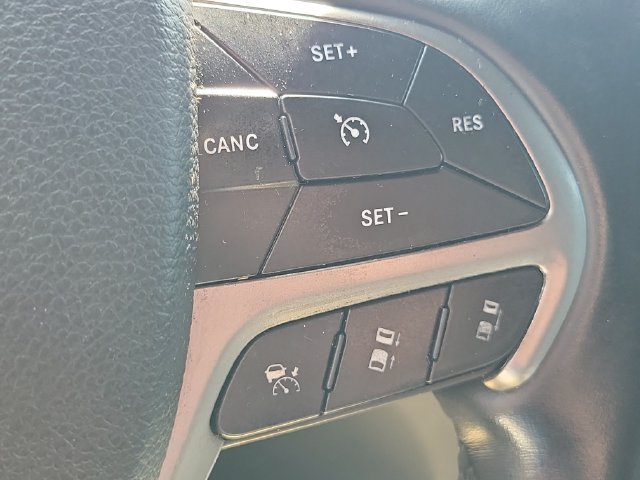 Used 2020 Jeep Grand Cherokee High Altitude AWD/4WD image 12