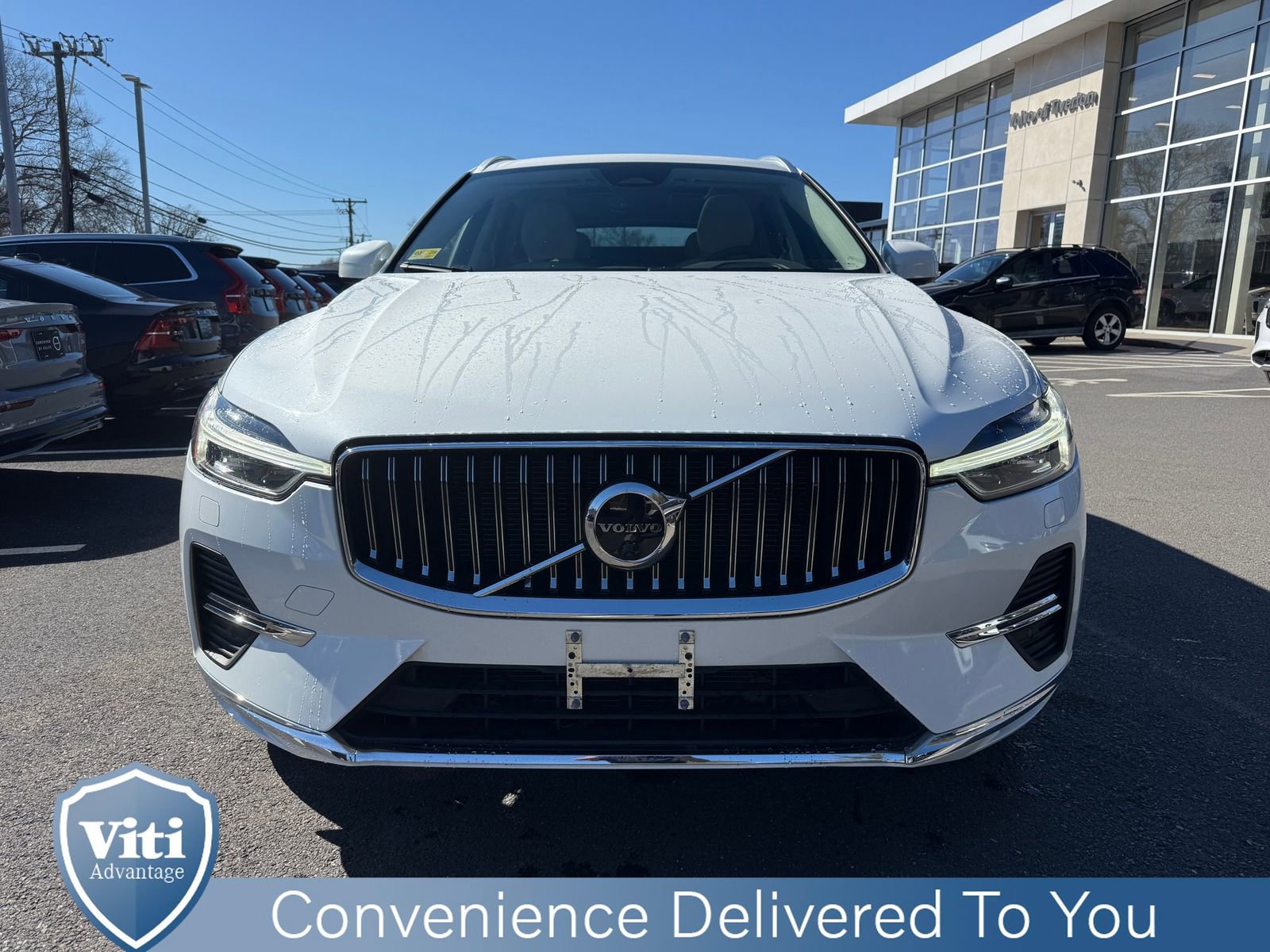 Certified 2023 Volvo XC60 B5 Ultimate w/ Climate Package image 3
