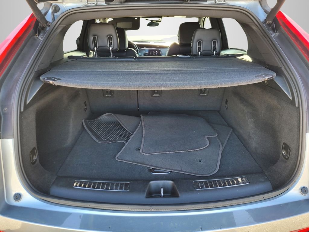 Used 2023 Cadillac XT4 Premium Luxury image 8
